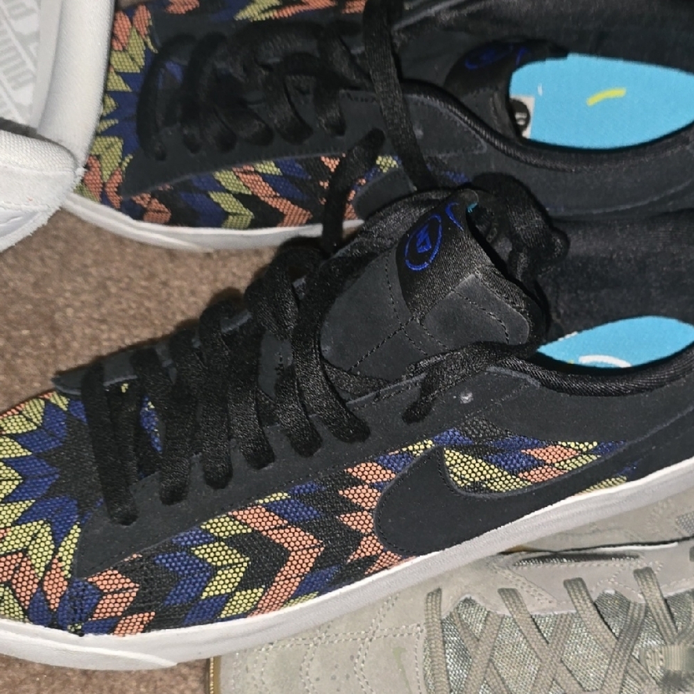 New Size 11 Sbz Black Multicolor Patterned Sneakers